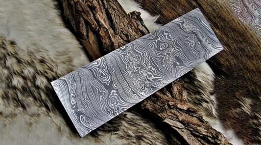 Qu'est-ce qu'un couteau en acier damassé ?