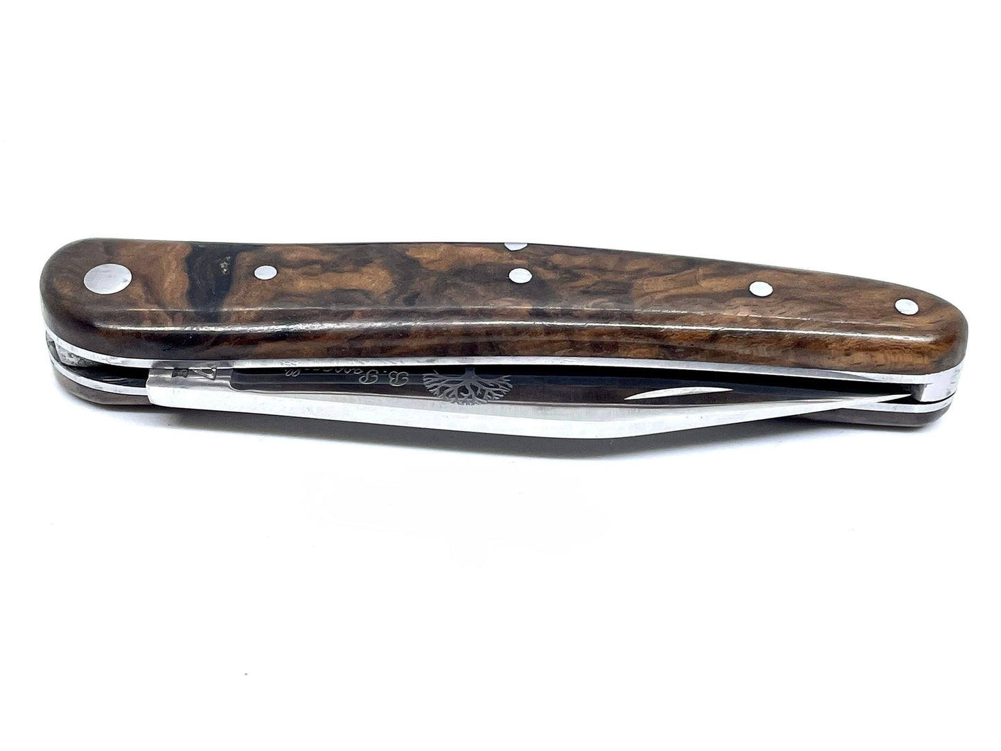 Modellmesser aus Alpenmaser-Walnussholz
