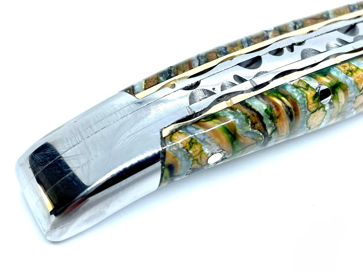 Couteau pliant damas artisanal en Molaire de Mammouth aux reflets verts modèle Laguiole