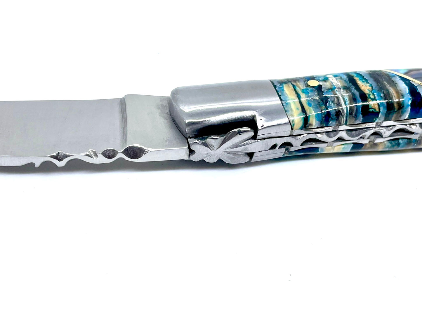 Coutellerie Passarelli - Couteau Laguiole lame pliable 12cm molaire de mammouth teintée et stabilisée abalone