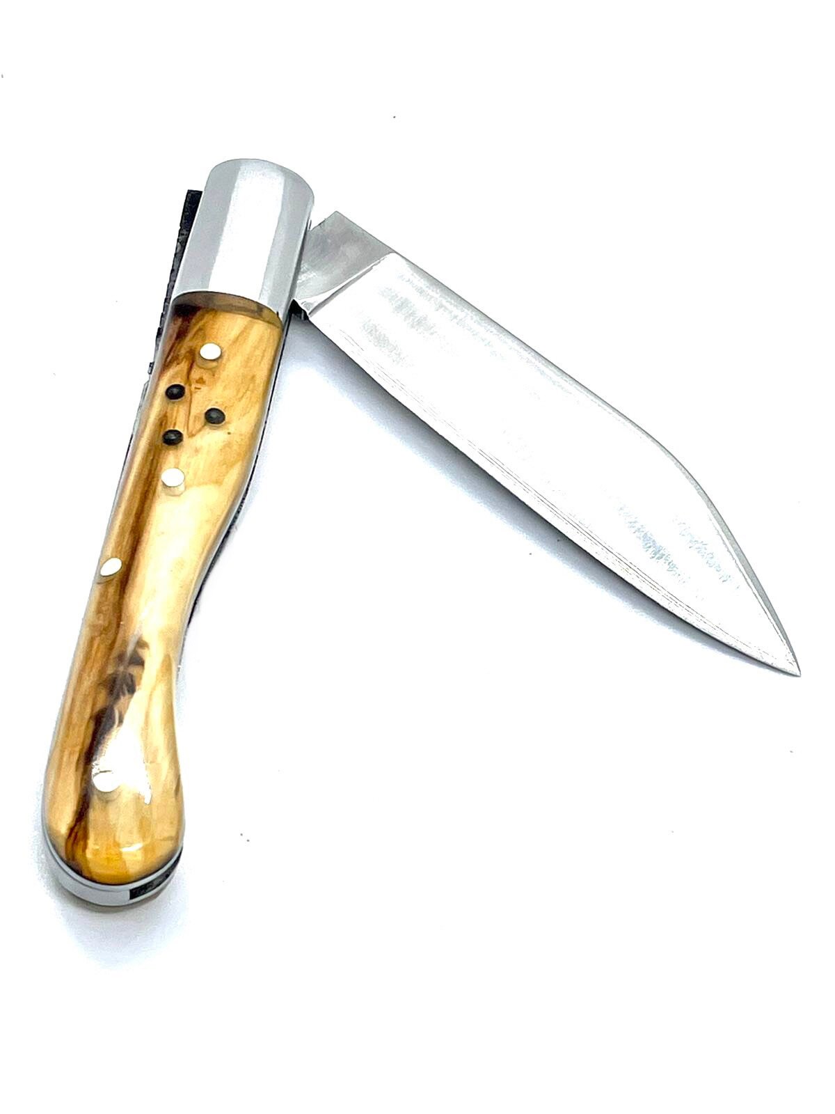 Waldschnepfen-Malerfeder und Aurillac-Modellmesser-Jagdkugeln in Olivier