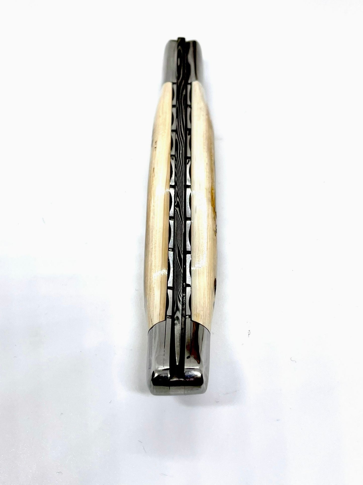 Couteau pliant damas artisanal modèle Laguiole en défense de mammouth